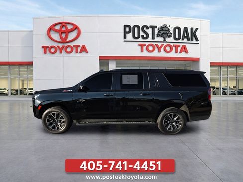 Used 2022 Chevrolet Suburban Z71 w/ Luxury Package AWD/4WD image 2