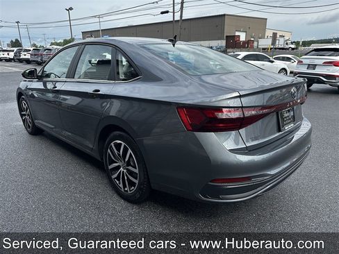 Used 2026 Volkswagen Jetta SE FWD image 6