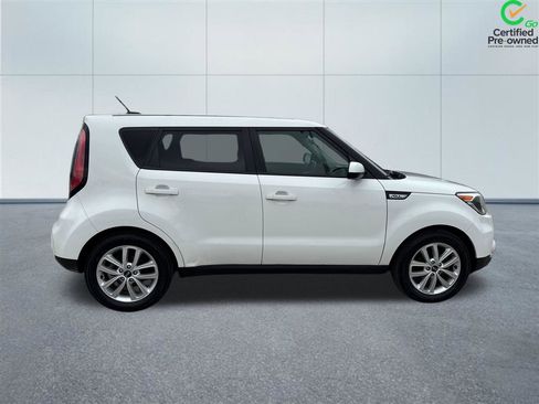 Used 2018 Kia Soul + image 7
