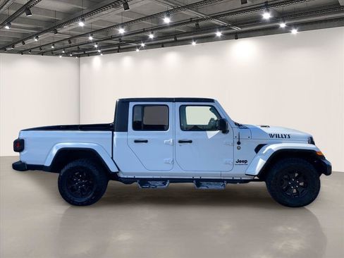 Used 2021 Jeep Gladiator Sport AWD/4WD image 8