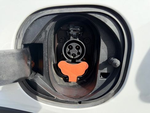 Used 2019 Chevrolet Bolt Premier w/ Infotainment Package image 48