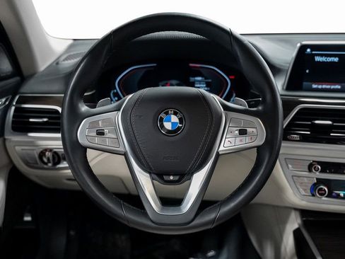 Used 2020 BMW 740i w/ Premium Package image 41