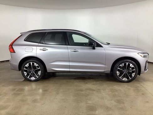Used 2026 Volvo XC60 B5 Plus w/ Protection Package Premier AWD/4WD image 4