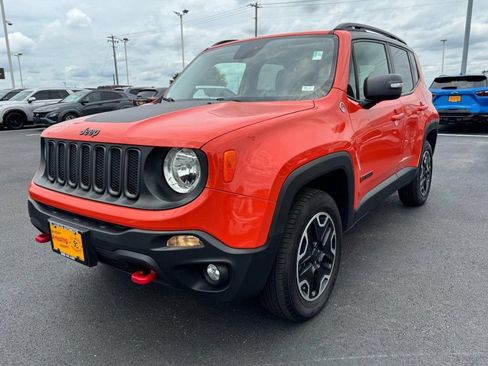 Used 2016 Jeep Renegade Trailhawk w/ Premium Trailhawk Package AWD/4WD image 8