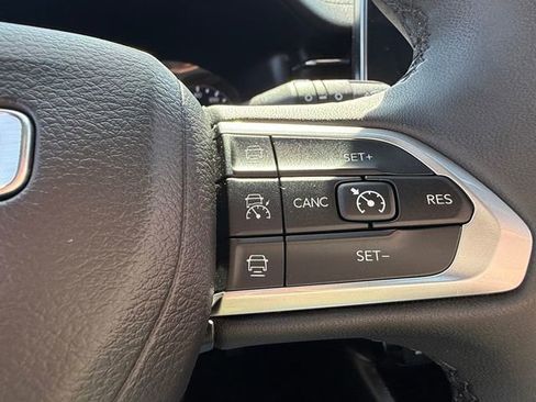 Used 2025 Jeep Compass Limited AWD/4WD image 15