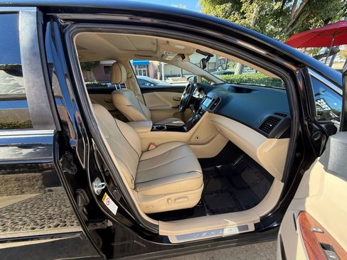 Used 2014 Toyota Venza XLE w/ XLE Premium Package image 19