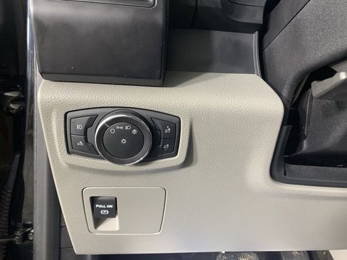 Used 2018 Ford F150 XL w/ Equipment Group 101A Mid image 17