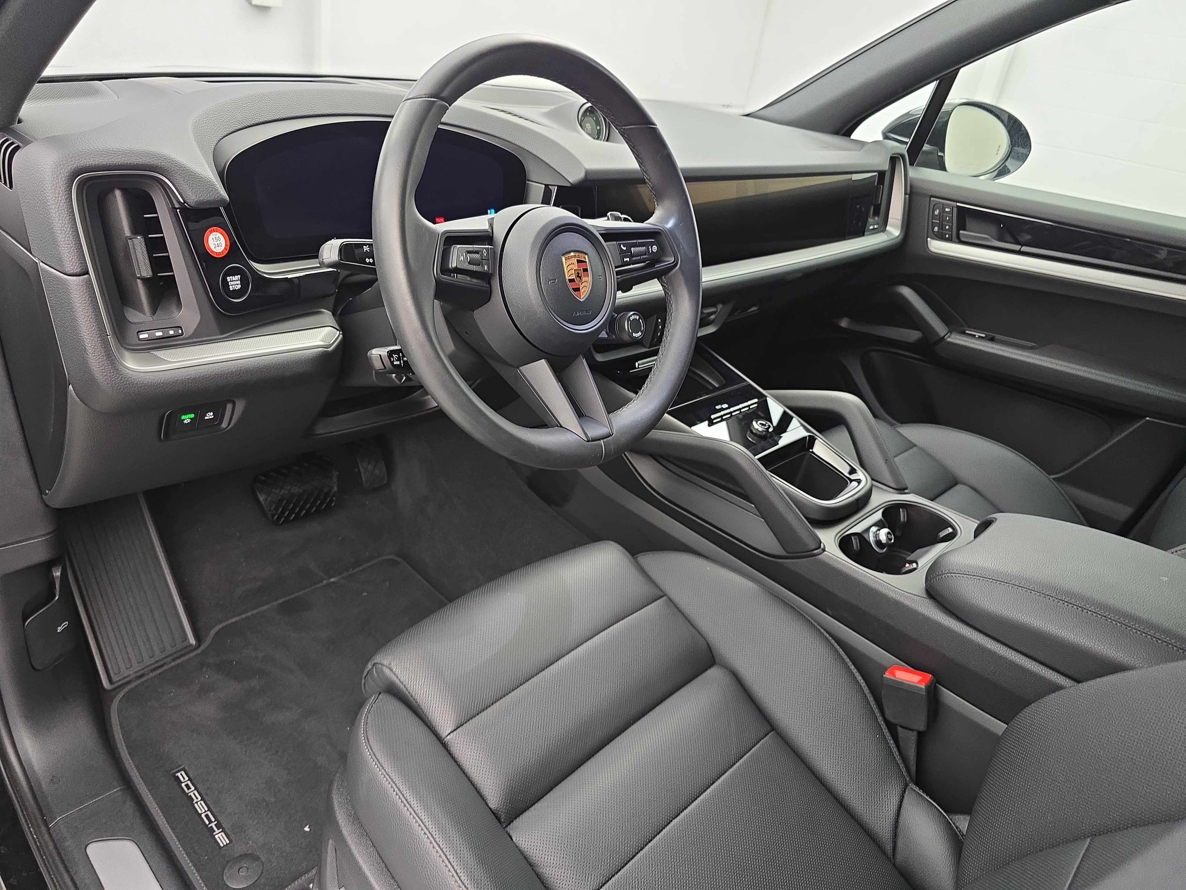 Certified 2026 Porsche Cayenne AWD/4WD image 4
