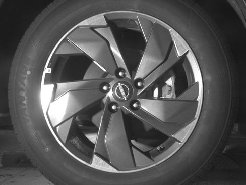 Used 2025 Nissan Rogue SV AWD/4WD image 13