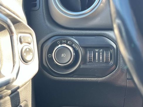 Used 2021 Jeep Wrangler Unlimited Sahara AWD/4WD image 32
