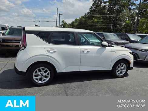 Used 2025 Kia Soul LX w/ LX Technology Package FWD image 14