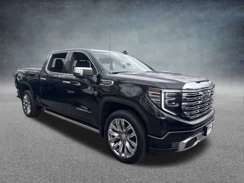 Used 2024 GMC Sierra 1500 Denali w/ Denali Reserve Package AWD/4WD image 4