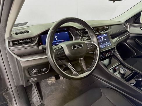 Used 2021 Jeep Grand Cherokee L Laredo w/ Luxury Tech Group I AWD/4WD image 16