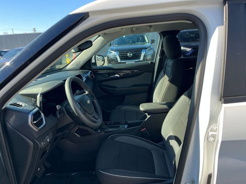 Used 2025 Chevrolet TrailBlazer LT image 23