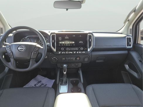 Used 2025 Nissan Frontier SV image 20