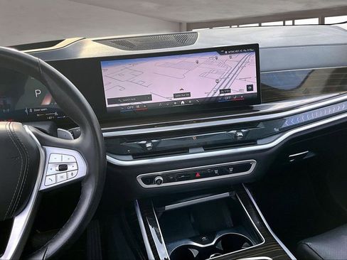 Used 2025 BMW X7 xDrive40i image 9