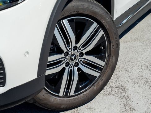 Certified 2023 Mercedes-Benz EQB 300 4MATIC image 11