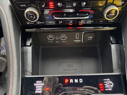 Used 2024 Jeep Grand Cherokee L Summit image 41