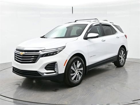 Used 2024 Chevrolet Equinox Premier image 3