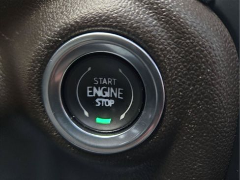 Used 2021 GMC Sierra 1500 SLT RWD image 21