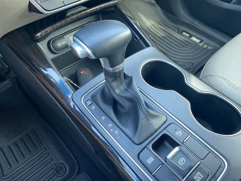 Used 2020 Kia Sorento EX image 19