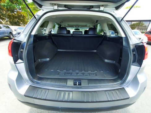 Used 2011 Subaru Outback 2.5i Limited w/ PWR Moonroof Pkg AWD/4WD image 17