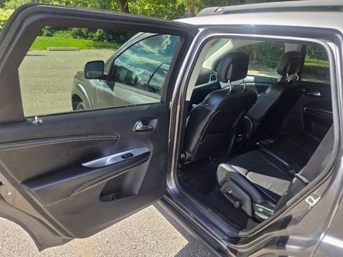 Used 2014 Dodge Journey SXT w/ Flexible Seating Group FWD image 32