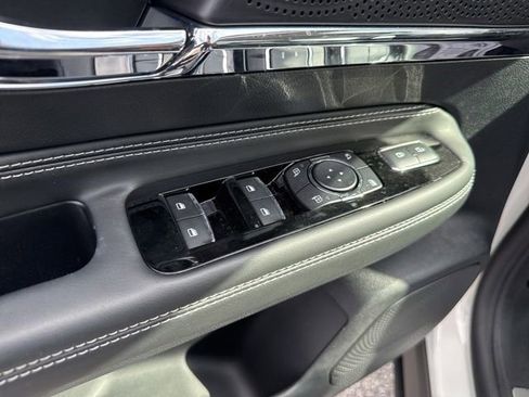 Certified 2025 Lincoln Corsair Reserve AWD/4WD image 25