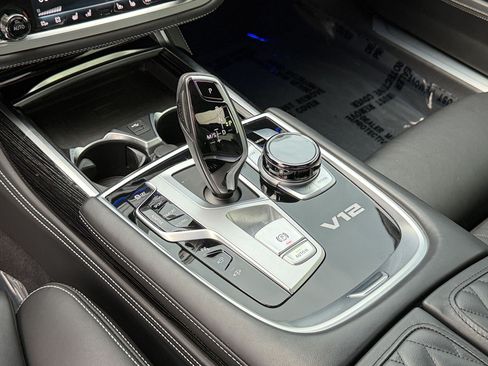 Used 2022 BMW M760i xDrive w/ Luxury Rear Seating Package AWD/4WD image 18