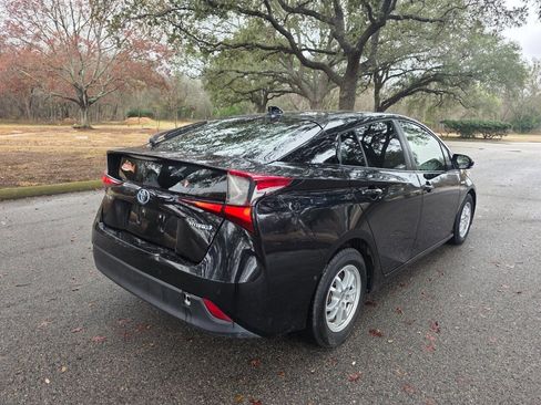 Used 2021 Toyota Prius LE FWD image 5