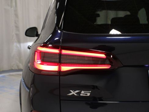 Used 2022 BMW X5 xDrive40i w/ M Sport Package AWD/4WD image 33