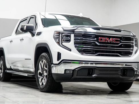 Used 2024 GMC Sierra 1500 SLT w/ SLT Premium Plus Package AWD/4WD image 4