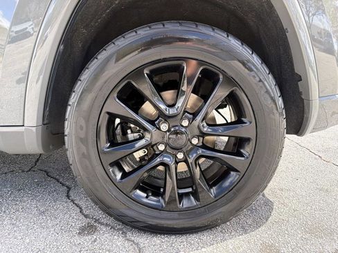 Used 2021 Jeep Grand Cherokee Laredo X image 10