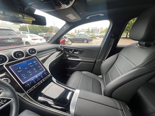 Used 2024 Mercedes-Benz GLC 300 4MATIC image 17