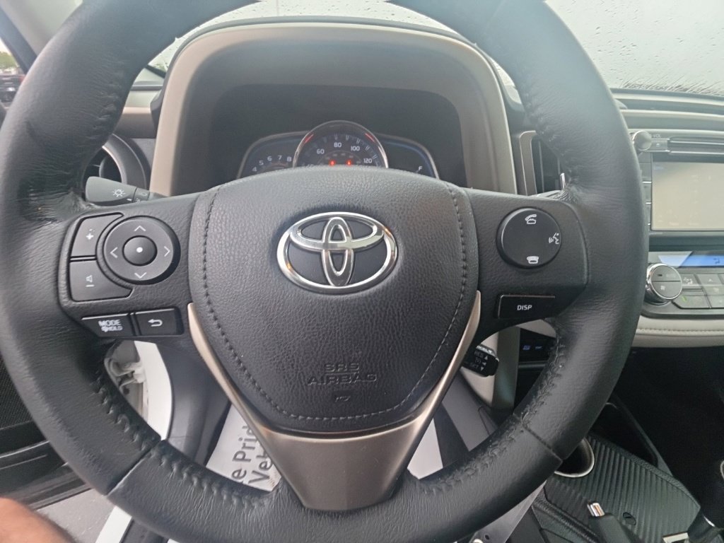 Used 2014 Toyota RAV4 Limited w/ Technology Package FWD image 17