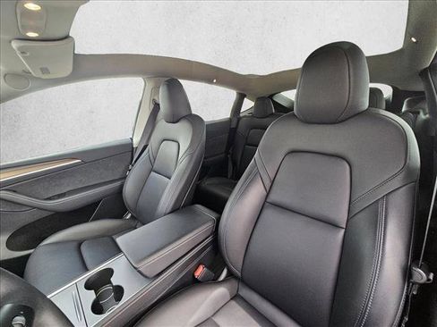 Used 2024 Tesla Model Y Performance AWD/4WD image 14