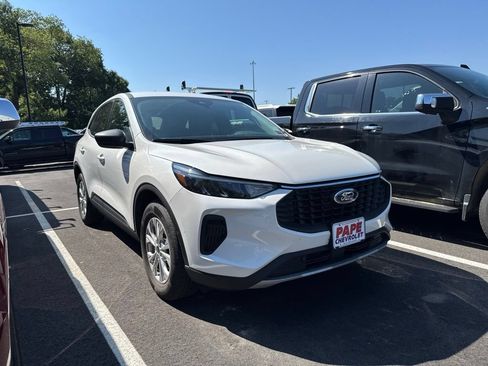 Used 2023 Ford Escape Active AWD/4WD image 2