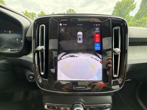Used 2025 Volvo XC40 B5 Core AWD/4WD image 30