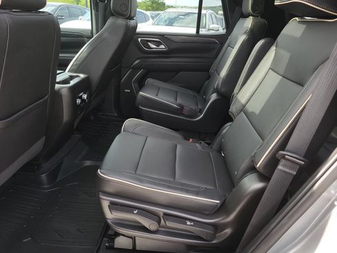 Used 2022 GMC Yukon SLT w/ SLT Premium Package RWD image 13