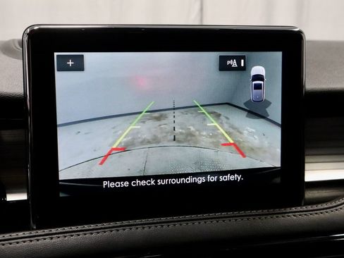 Used 2022 Lincoln Corsair AWD w/ Premium Package image 2