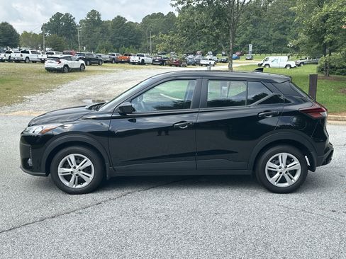 New 2024 Nissan Kicks S image 8