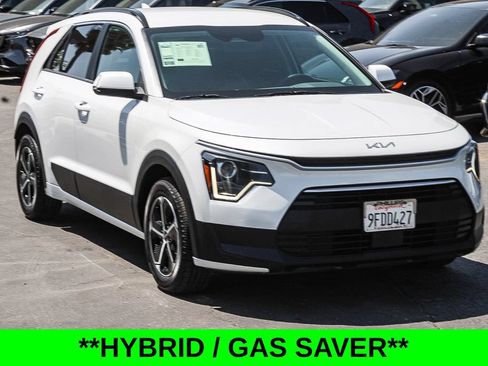 Used 2023 Kia Niro EX FWD image 3