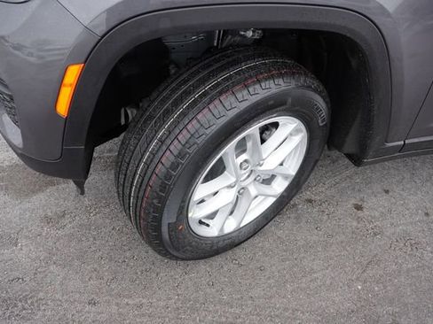 New 2025 Jeep Grand Cherokee Laredo X image 9