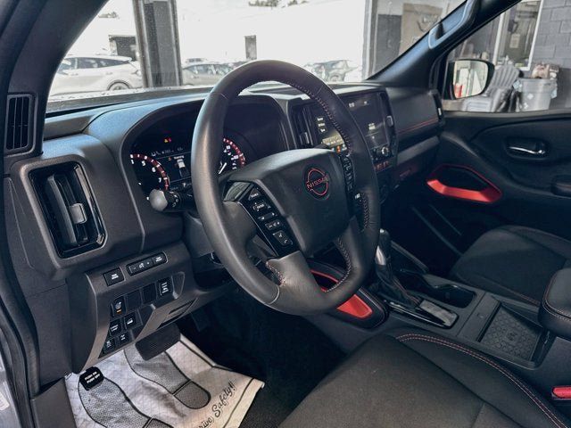 Used 2025 Nissan Frontier PRO-4X w/ Pro Convenience Package AWD/4WD image 9