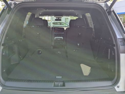 Used 2025 Chevrolet Traverse LT image 14