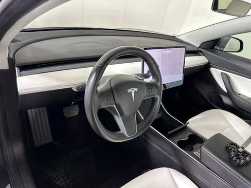 Used 2018 Tesla Model 3 Long Range image 13