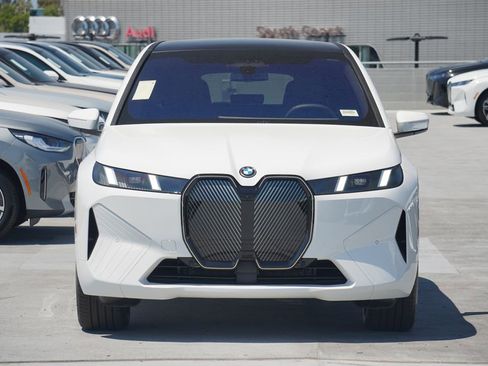 Used 2026 BMW iX xDrive60 AWD/4WD image 2