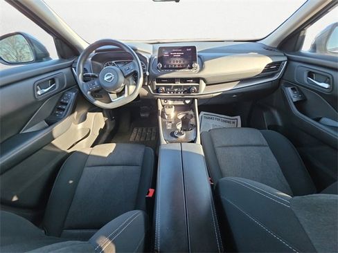 Used 2024 Nissan Rogue SV image 10