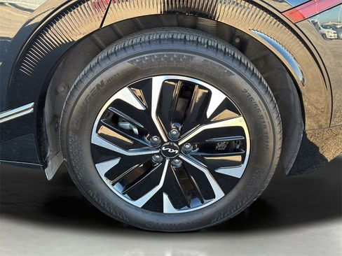 Used 2023 Kia EV6 Wind image 40