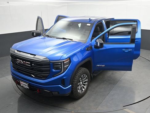 Used 2023 GMC Sierra 1500 AT4 w/ AT4 Premium Package AWD/4WD image 47